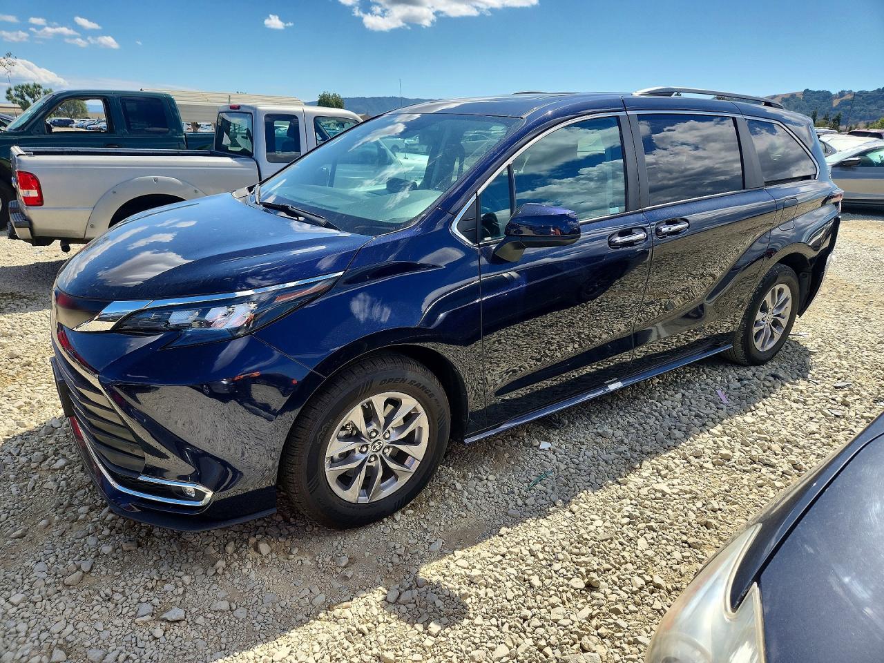 2024 TOYOTA SIENNA
