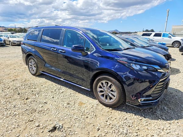 2024 TOYOTA SIENNA
