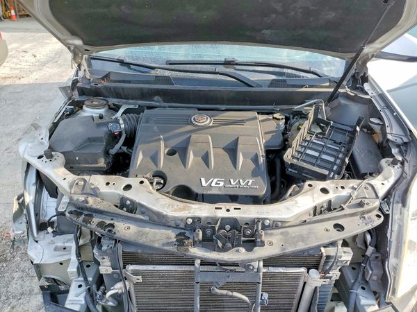 2015 CADILLAC SRX — Engine bay