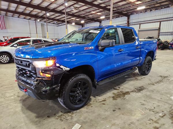 2022 CHEVROLET SILVERADO Trail Boss Custom — Front 3/4