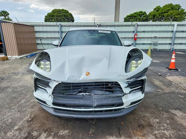 2020 PORSCHE MACAN