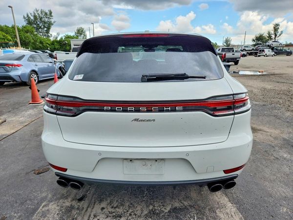 2020 PORSCHE MACAN