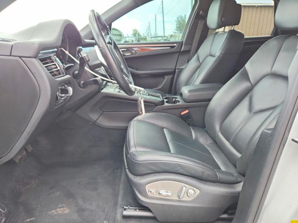 2020 PORSCHE MACAN