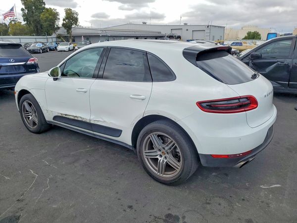 2015 PORSCHE MACAN