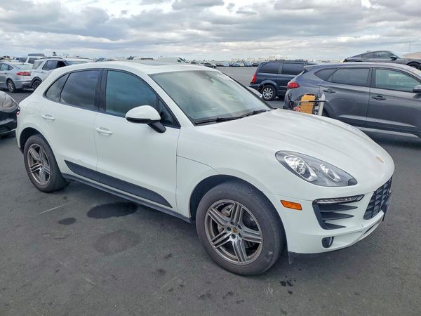 2015 PORSCHE MACAN