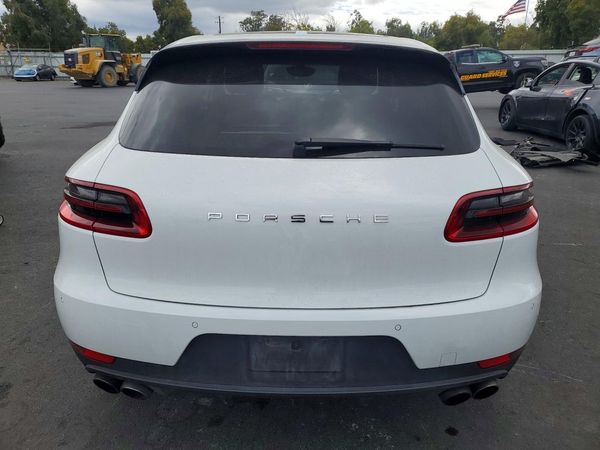 2015 PORSCHE MACAN