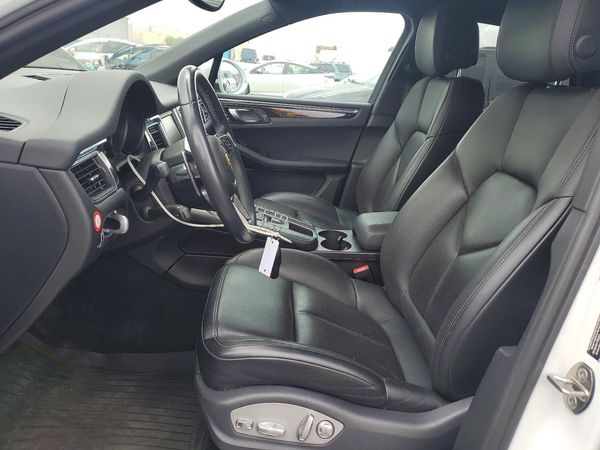 2015 PORSCHE MACAN
