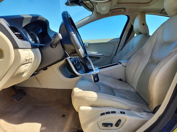 2013 VOLVO S60