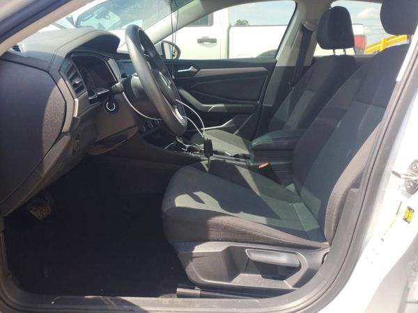 2019 VOLKSWAGEN JETTA S, SE, R-Line — DENT