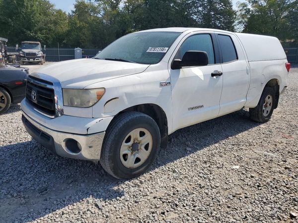 2012 TOYOTA TUNDRA SR5 — Front 3/4