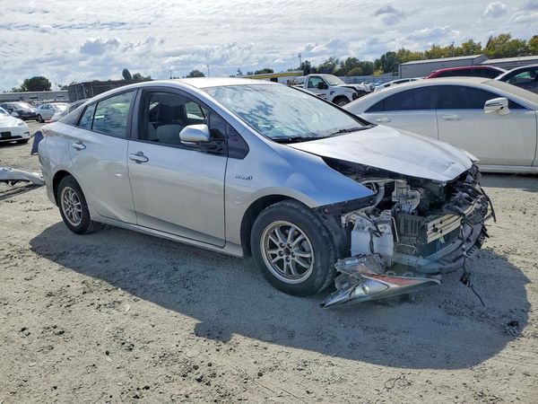 2017 TOYOTA PRIUS