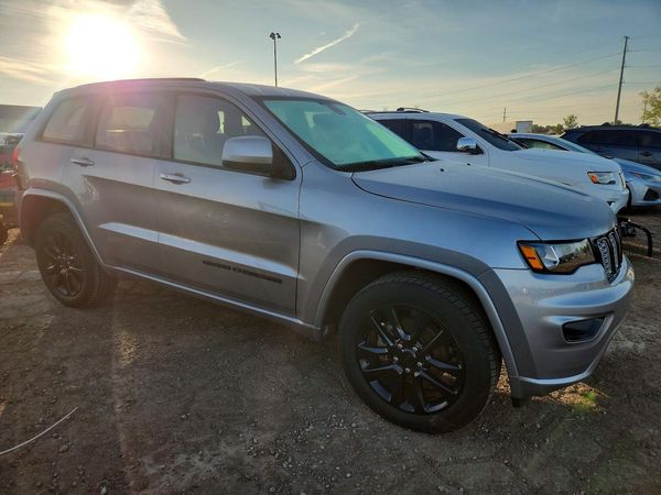2017 JEEP GRAND CHEROKEE LAREDO 4X4
