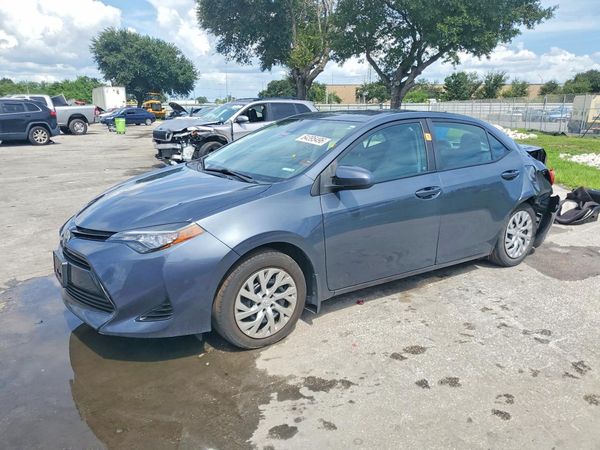 2017 TOYOTA COROLLA