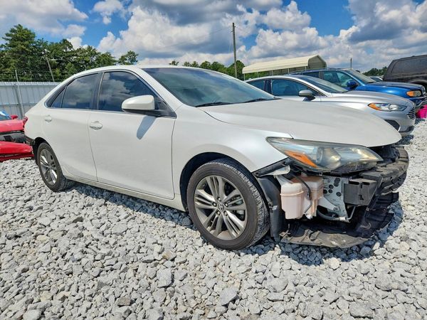 2016 TOYOTA CAMRY