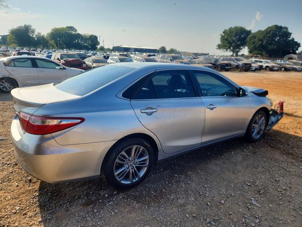 2016 TOYOTA CAMRY
