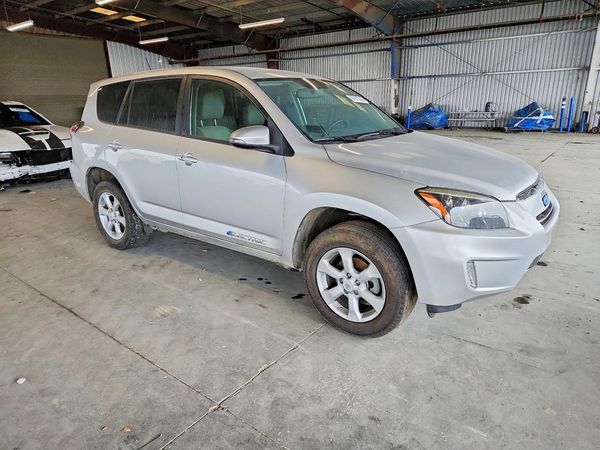 2014 TOYOTA RAV4 High