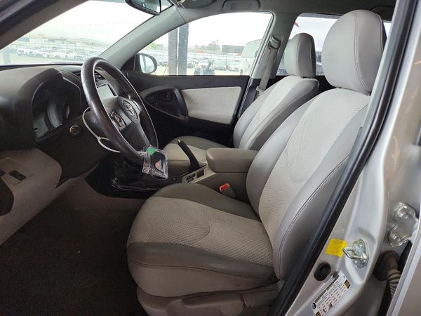 2014 TOYOTA RAV4 High