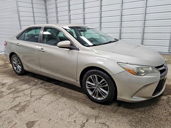 2015 TOYOTA CAMRY — Passenger 3/4
