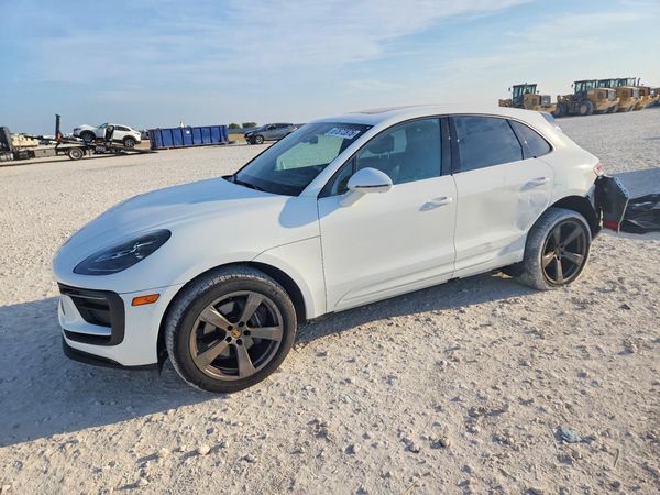 2025 PORSCHE MACAN