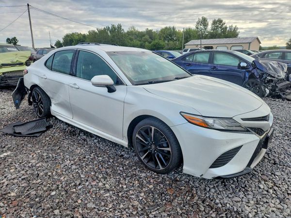 2018 TOYOTA CAMRY XSE