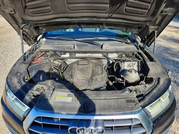 2018 AUDI Q5 — Engine bay