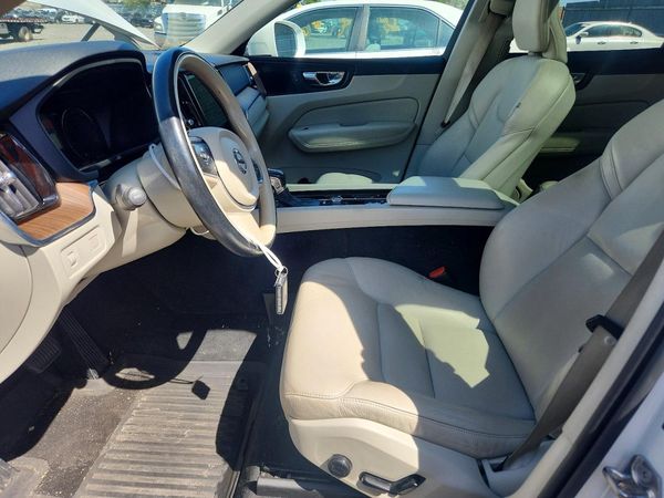 2021 VOLVO XC60