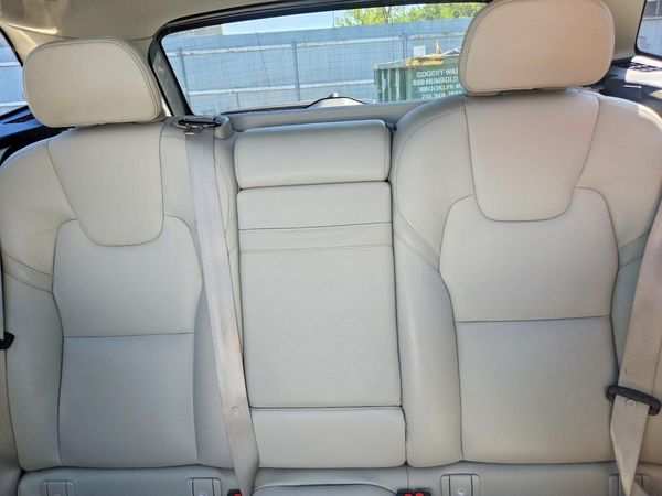 2021 VOLVO XC60