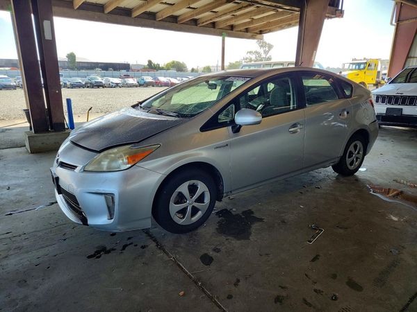 2013 TOYOTA PRIUS — DSFA — Front 3/4