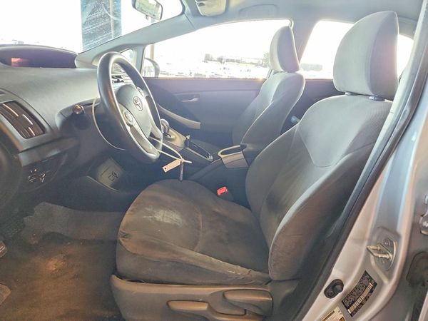2013 TOYOTA PRIUS — DENT