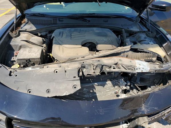 2018 DODGE CHARGER — Engine bay
