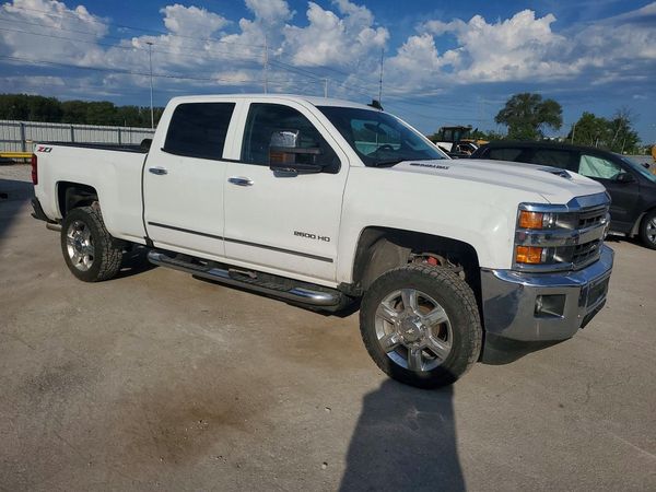 2019 CHEVROLET SILVERADO LTZ — Passenger 3/4