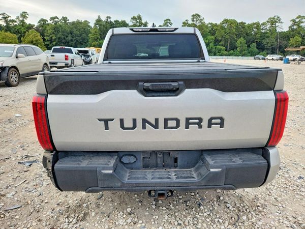 2022 TOYOTA TUNDRA SR5
