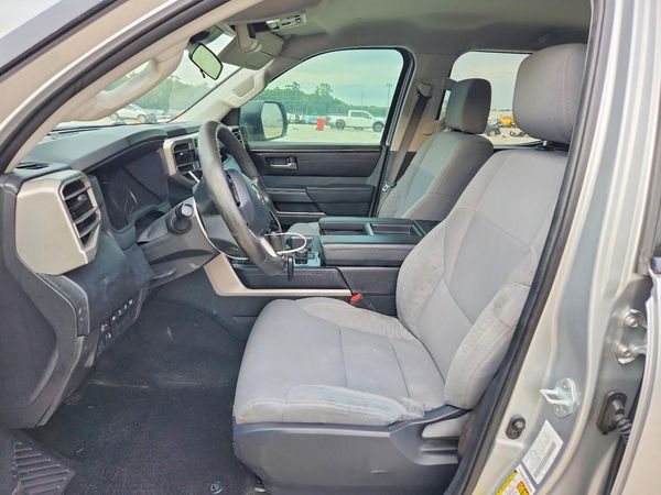 2022 TOYOTA TUNDRA SR5
