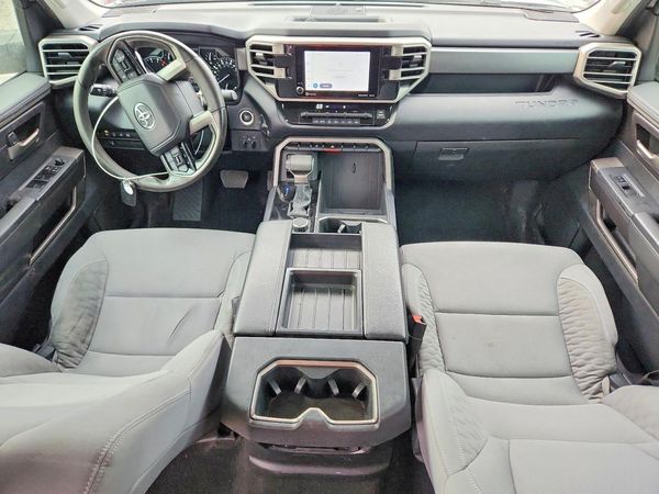 2022 TOYOTA TUNDRA SR5