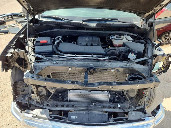 2025 CHEVROLET SILVERADO LT — Engine bay