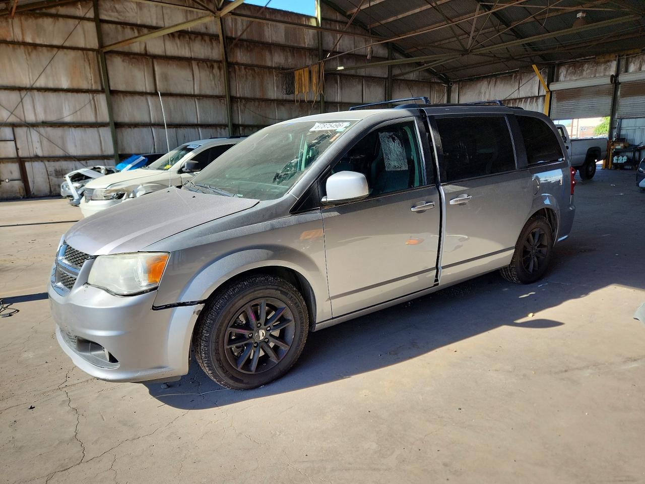 2019 DODGE CARAVAN SXT — Front 3/4