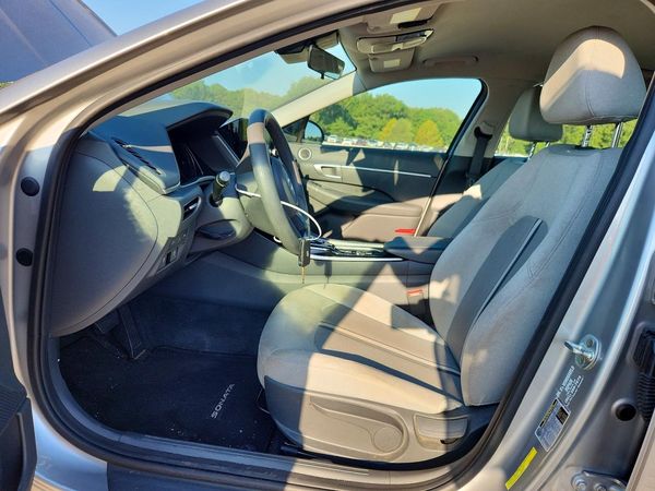 2020 HYUNDAI SONATA SE