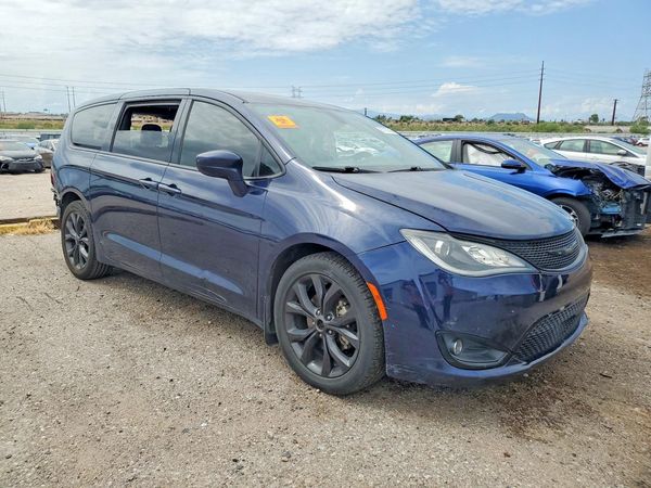 2020 CHRYSLER PACIFICA Touring