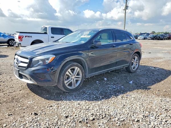 2016 MERCEDES-BENZ GLA GLA250