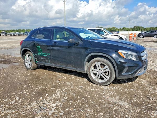 2016 MERCEDES-BENZ GLA GLA250