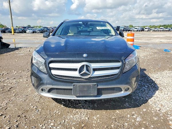2016 MERCEDES-BENZ GLA GLA250