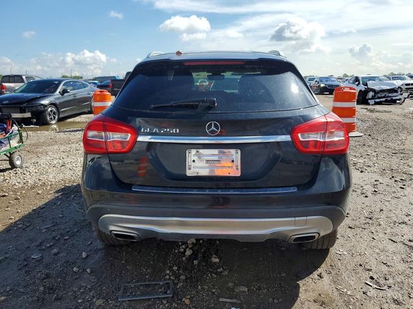2016 MERCEDES-BENZ GLA GLA250