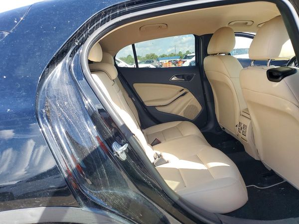 2016 MERCEDES-BENZ GLA GLA250