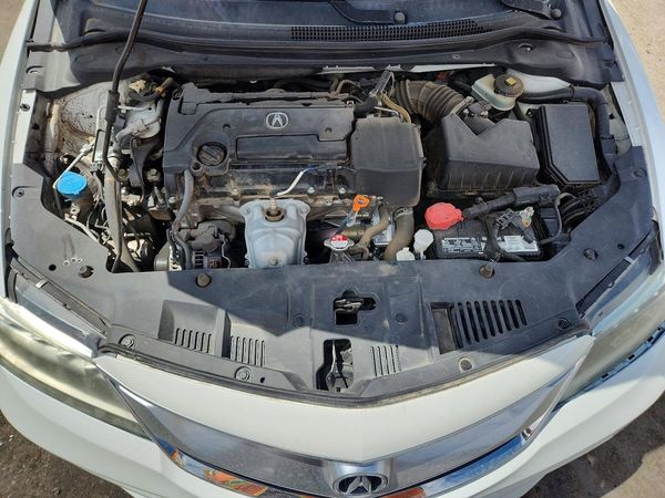 2016 ACURA ILX Base/Acura Watch Plus — Engine bay