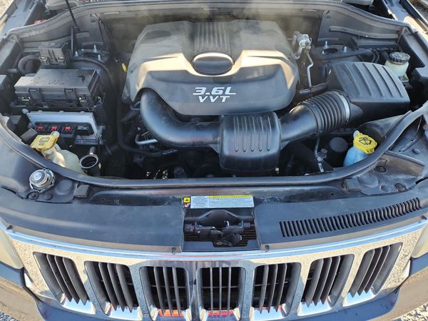 2012 JEEP GRAND CHER Laredo — Engine bay