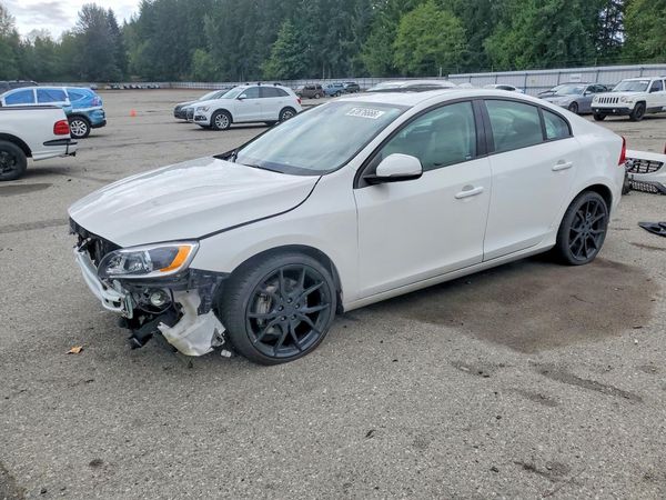 2017 VOLVO S60 Dynamic — Front 3/4