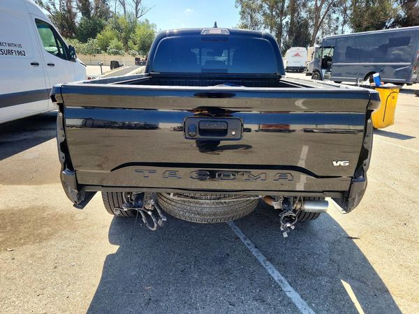 2018 TOYOTA TACOMA SR5/TRD Sport