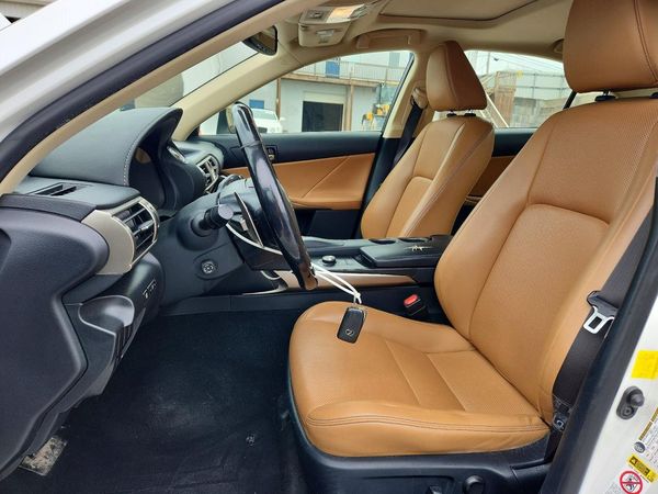 2016 LEXUS IS