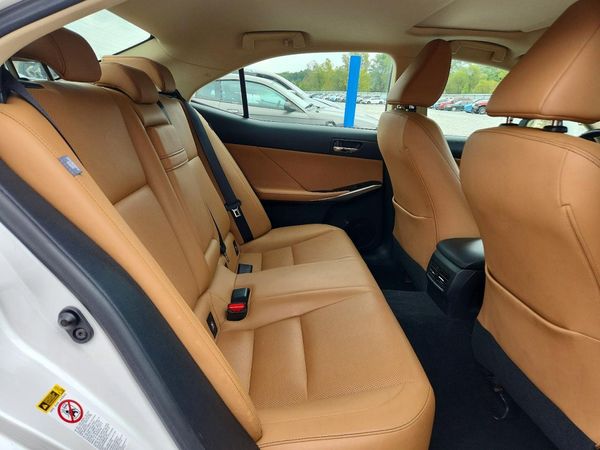 2016 LEXUS IS