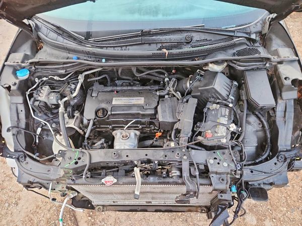 2015 HONDA CRV Touring — Engine bay